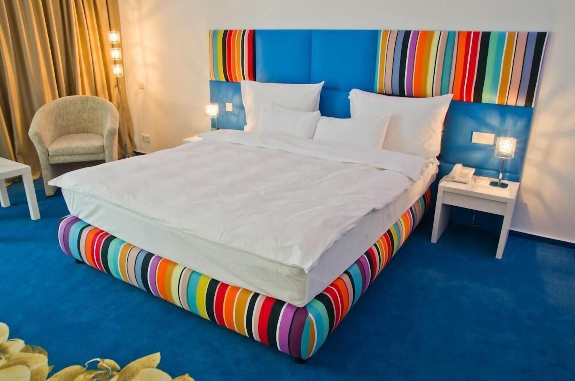 Marshal Garden Hotel Bukarest Rum bild A bed