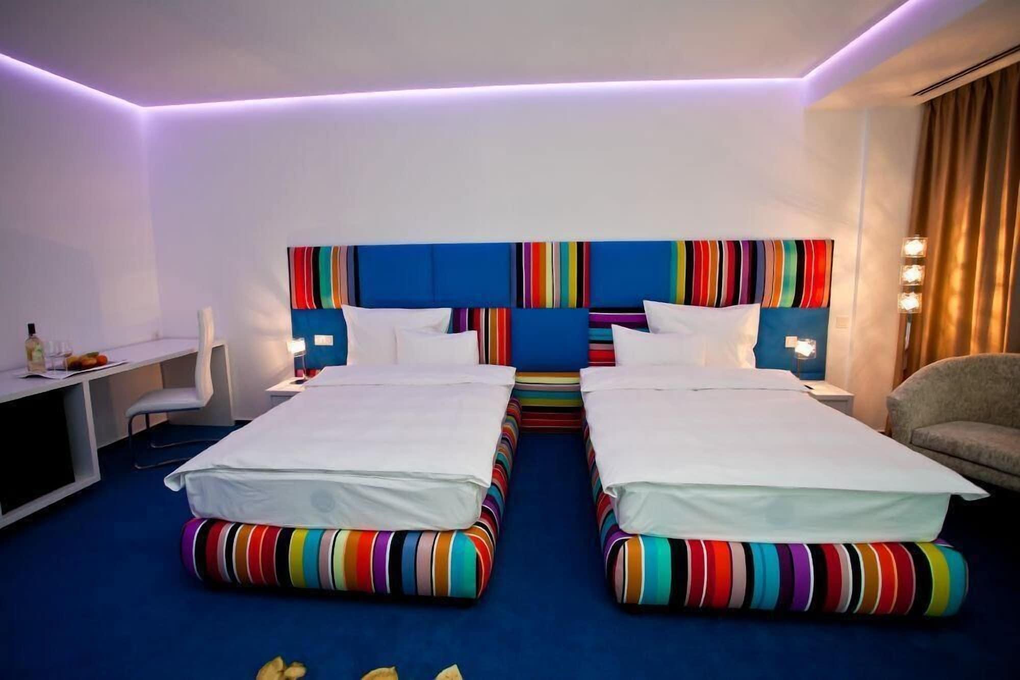 Marshal Garden Hotel Bukarest Rum bild A room at the hotel