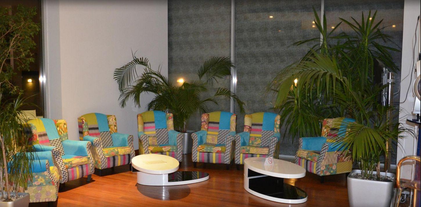 Marshal Garden Hotel Bukarest Exteriör bild Interior of the airport
