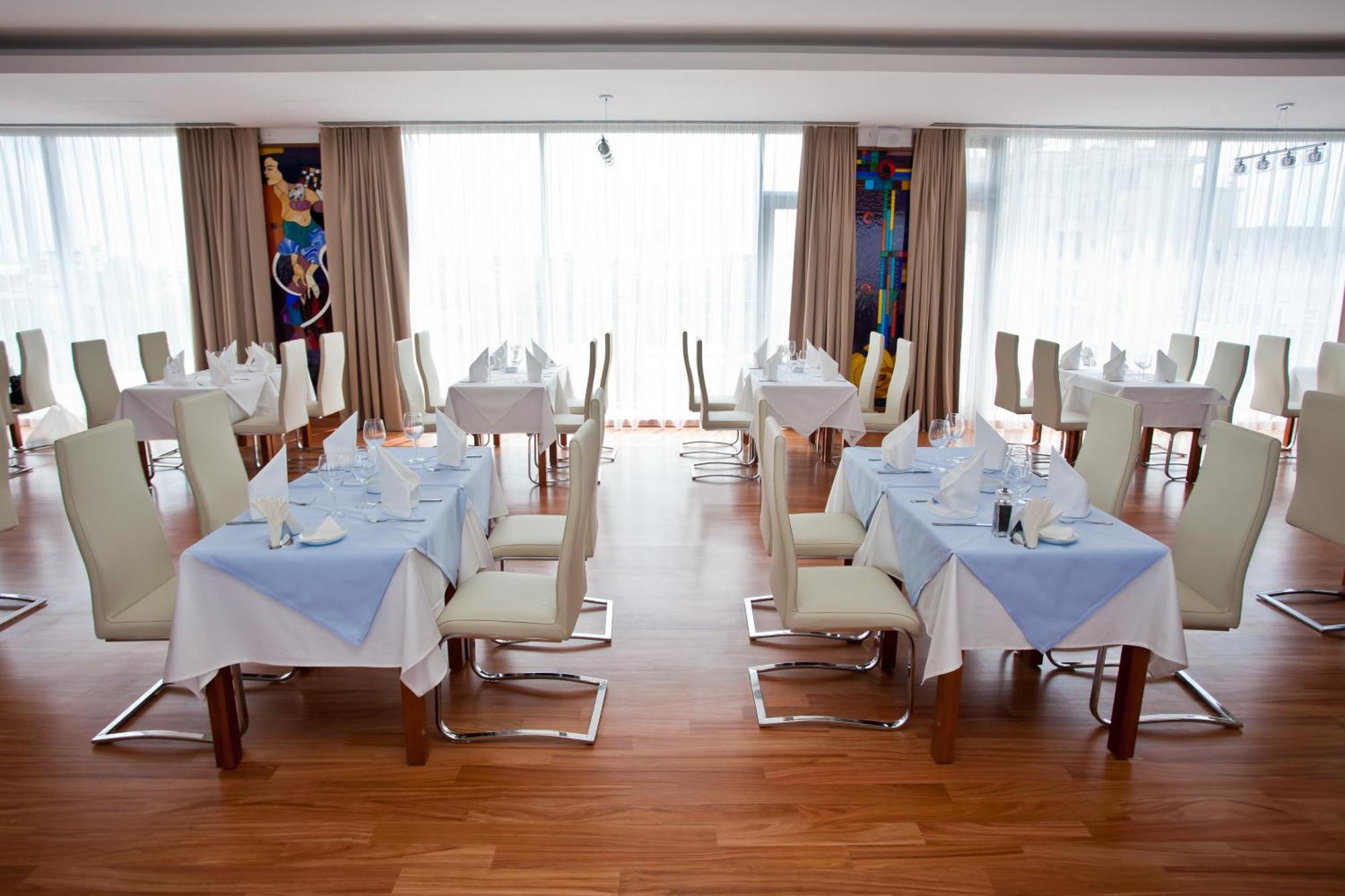 Marshal Garden Hotel Bukarest Restaurang bild Restaurant