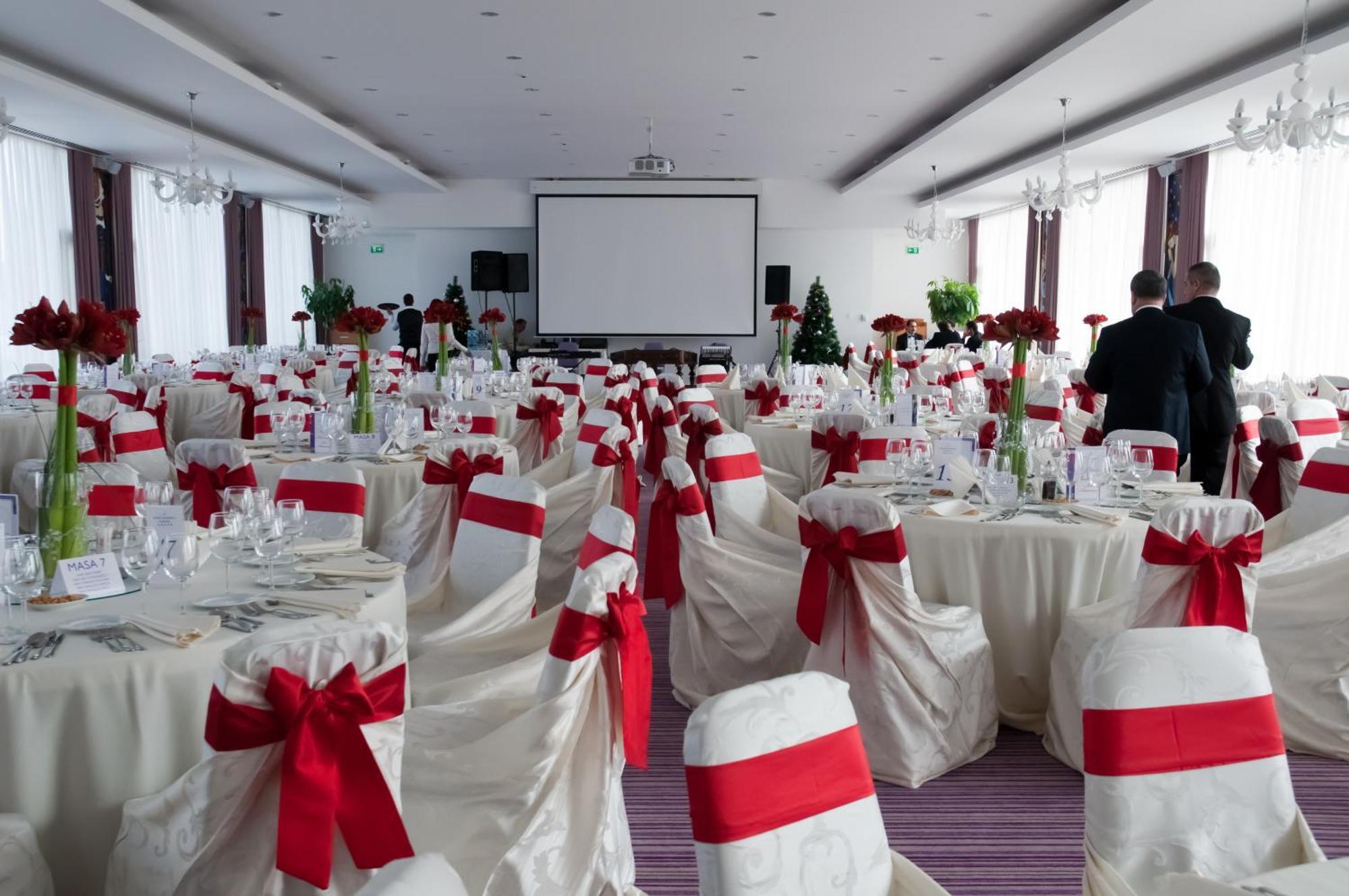 Marshal Garden Hotel Bukarest Exteriör bild A wedding reception