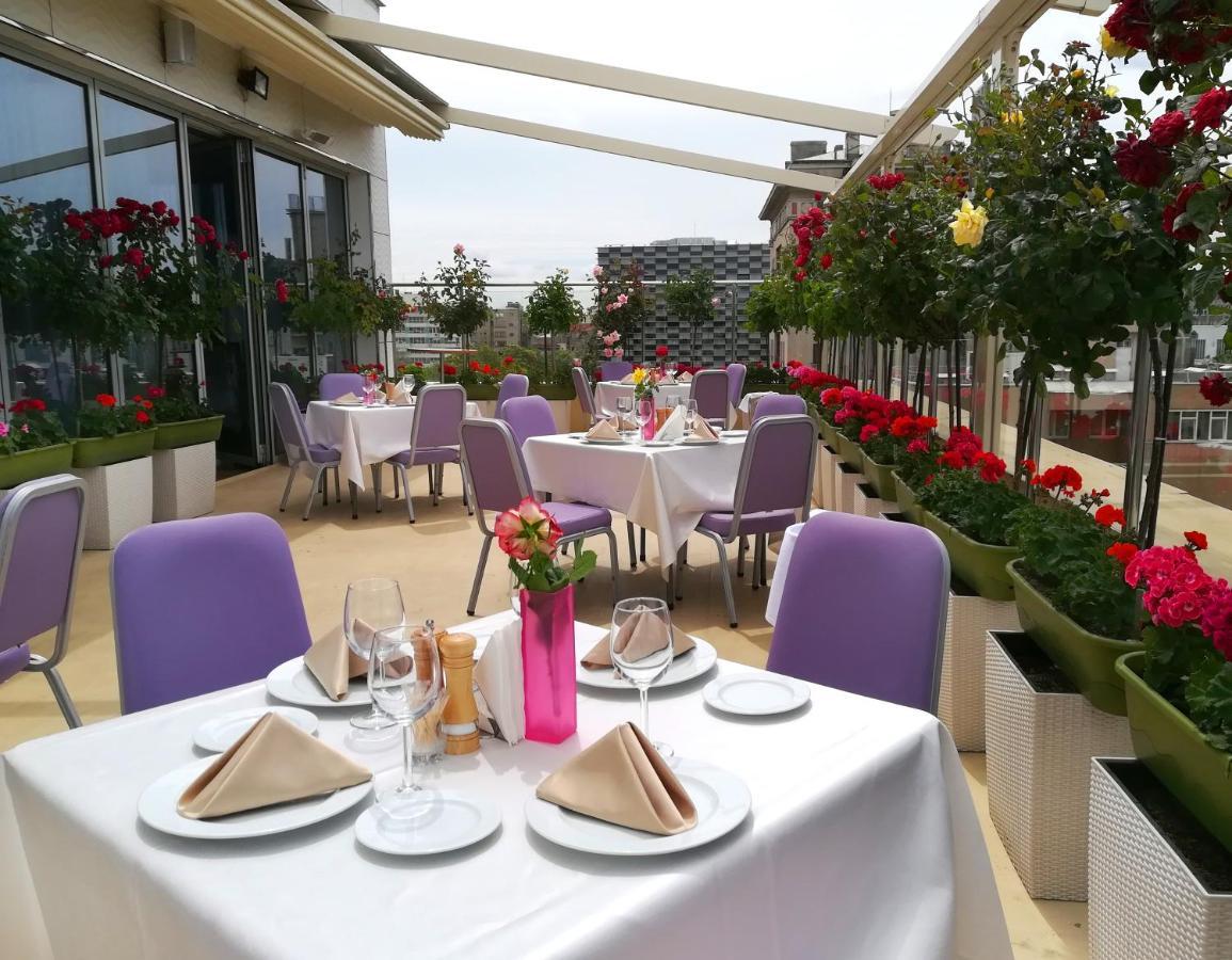 Marshal Garden Hotel Bukarest Exteriör bild The Terrace at the InterContinental London