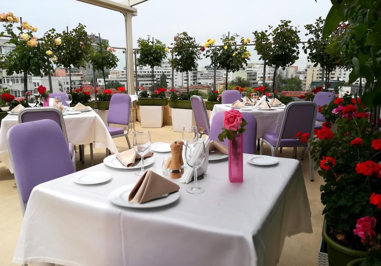 Marshal Garden Hotel Bukarest Exteriör bild The Terrace